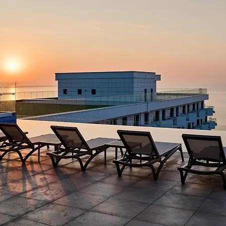 Sandy Breeze In Infinity Pool & * Năvodari